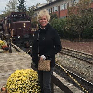 Meet your Posher, Diane